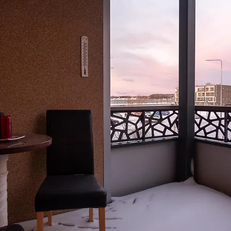 Beautiful 1-bedroom By The Sea With Balcony タリン